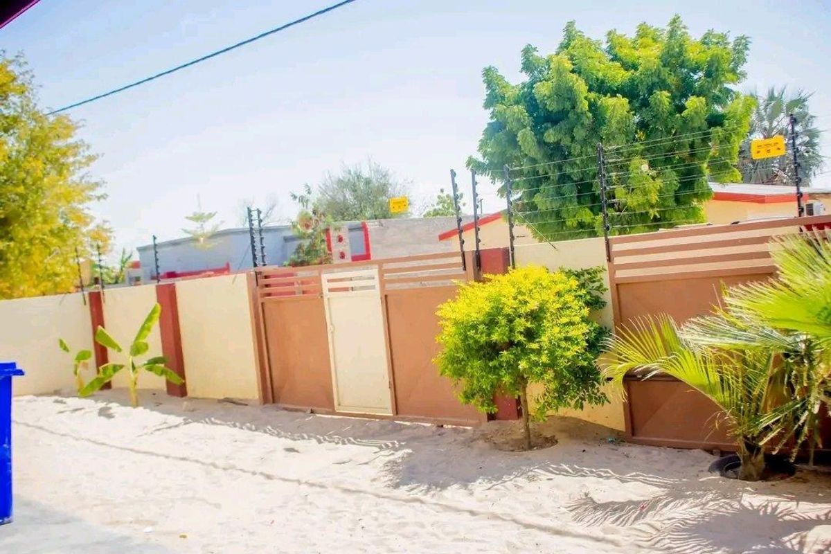 FOR SALE: Spacious 5-Bedroom Home in Shinime, Ondangwa Extension 2 — Now Selling Far Below Valuation!N$1 200 000.00 cost exclusive Call Penda on 081 2979971 - Photo 3