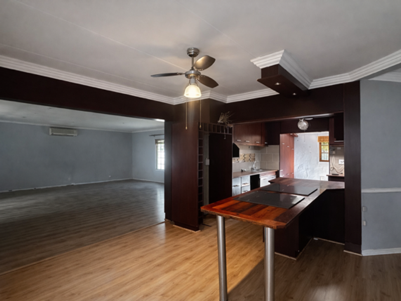 Family Home with Pool & Braai Room in Langenhovenpark - Photo 6