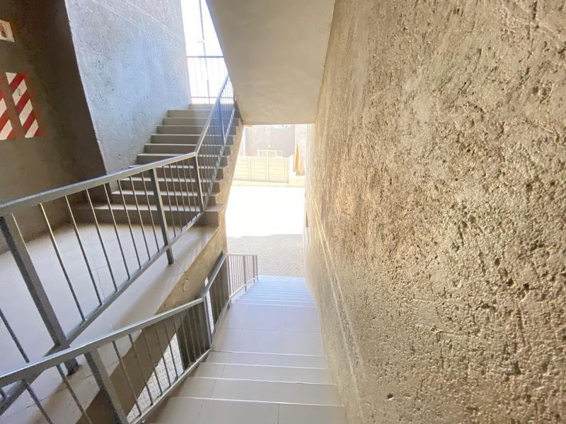 2 Bedroom Apartment for sale in Rocky Crest - Photo 10