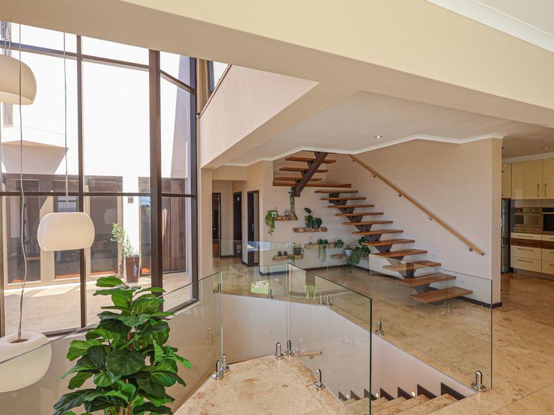 One of a kind - Photo 10