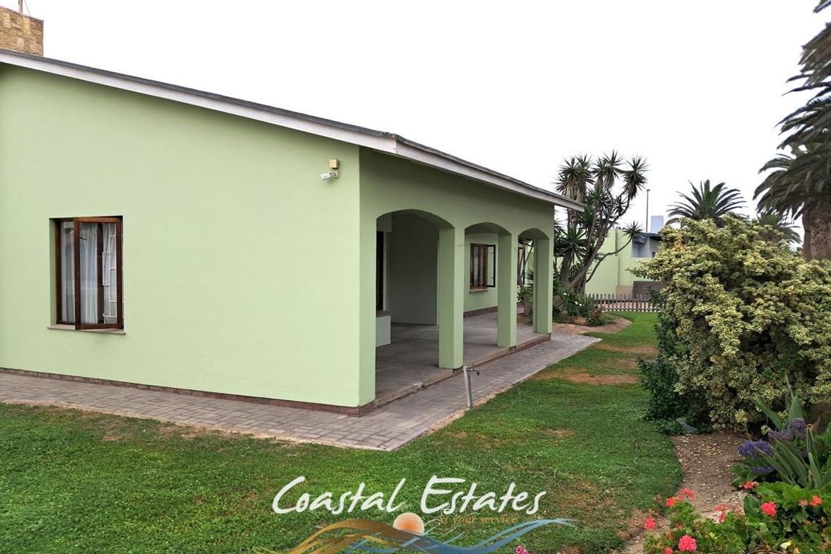 **Charming 5-Bedroom Corner Property in Kramersdorf** - Photo 3