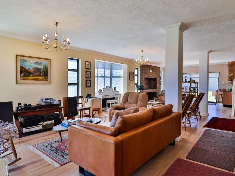 Four bedroom home in De Kelders - Sea views - Photo 6