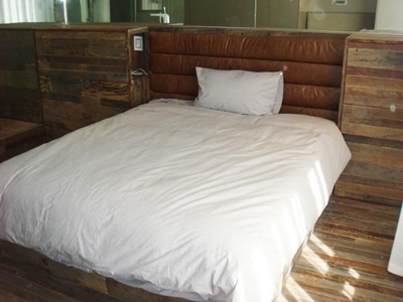 2 Bedroom Fully Furnished Apartment for Rent in Melrose Arch - Photo 9