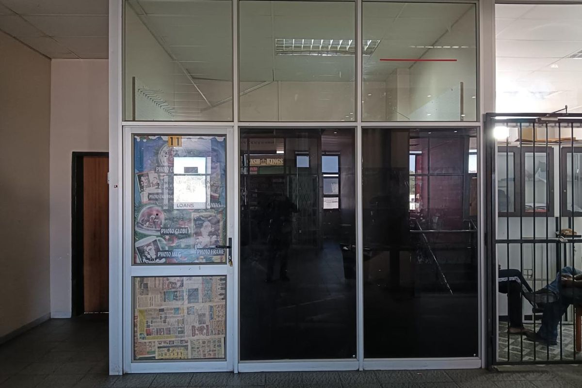 Prime First-Floor Space Opposite Phoenix Plaza – High Foot Traffic! - Photo 2