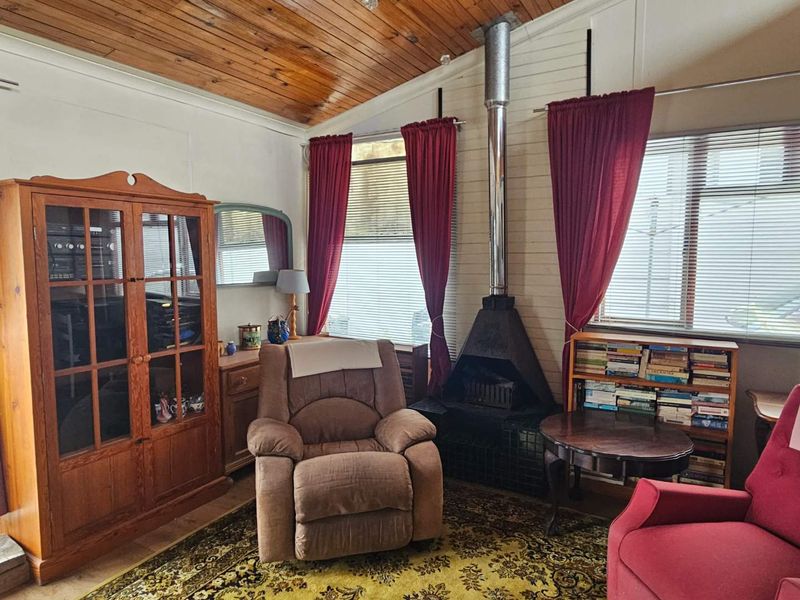1-Bedroom Nutec Home with Great Potential - Photo 2
