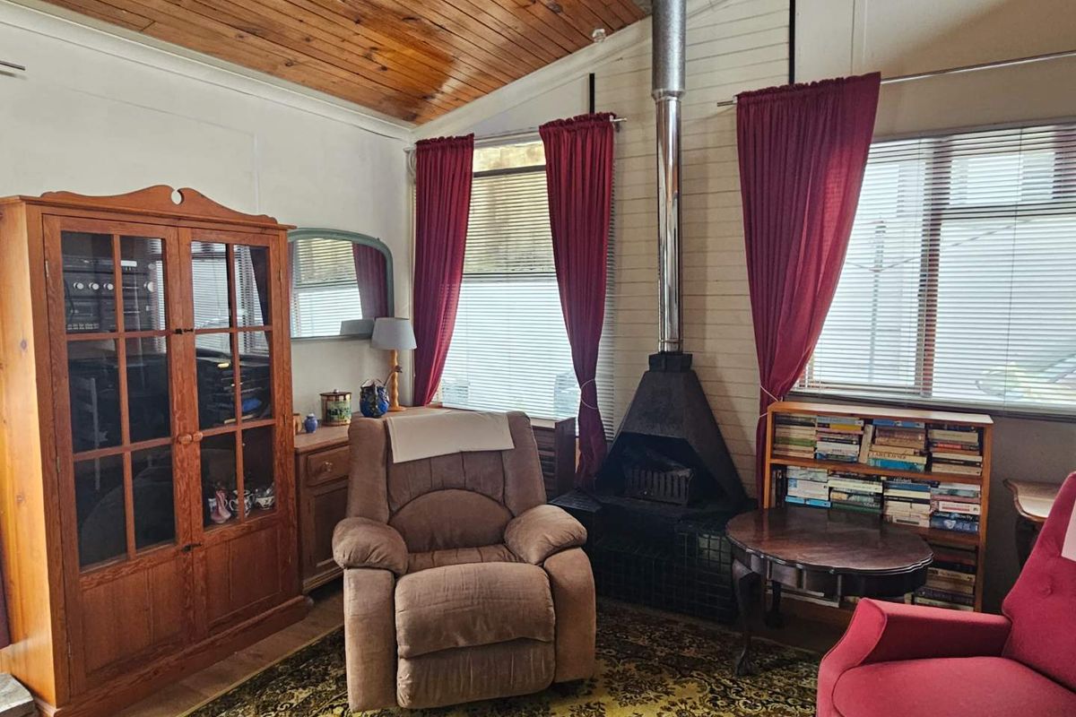 1-Bedroom Nutec Home with Great Potential - Photo 2