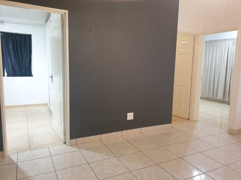 3 Bedroom unit with Private Garden - Photo 2