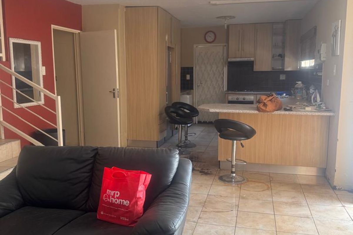 MISSION VILLAGE - FIX ME UPPER - Photo 2