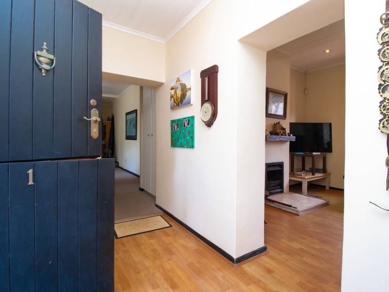 Timeless Elegance Meets Easy Family Living - Photo 2