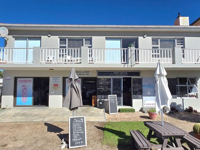 Property with Shops, Apartments, and Penthouse – Ideal for Investors, Developers, or Entrepreneurs! - Photo 2