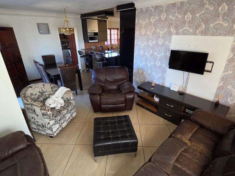 Neat Facebrick Family Home – Well Located & Move-In Ready - Photo 9