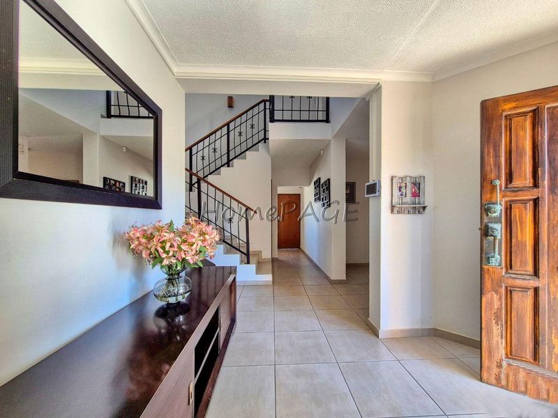 Meersig, Walvis Bay:  Large Home close to Lagoon is for Sale - Photo 10