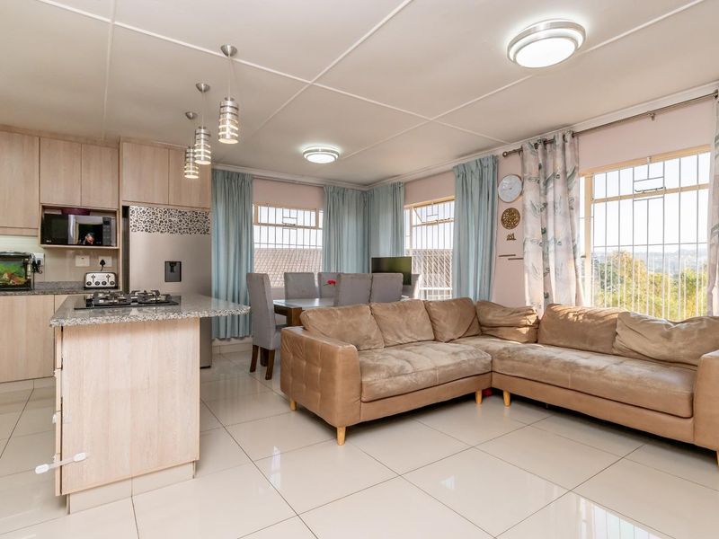 Secure Complex Living with Beautiful Views - Photo 5