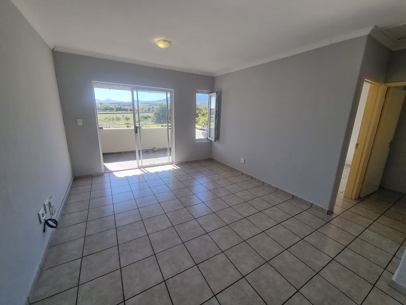 Spacious Unfurnished 2-Bedroom Apartment To Rent in Paarl - Photo 5