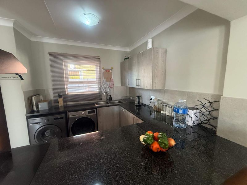 CHARMING 3 BED FAMILY HOME - PERFECT STARTER! - Photo 6