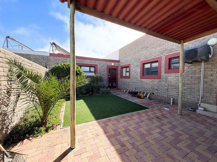 Property #2502549, House For Sale in Fairways Estate