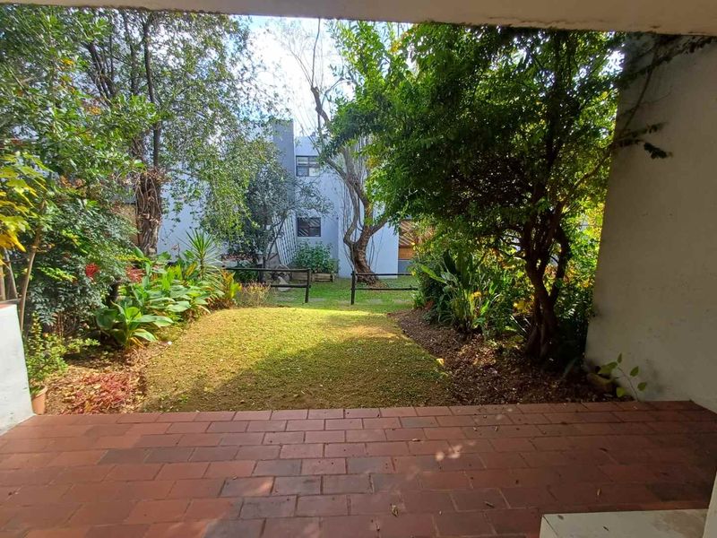 Luxury Bachelor Apartment in Prime Morningside Location - Photo 8