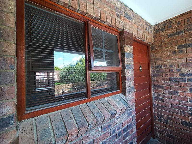 Freshly polished, ready for first-timers and smart investors - Photo 5