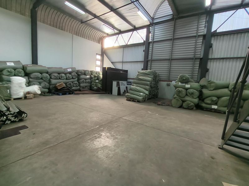 Industrial Park - Mini Factory - 261m2 - Photo 9