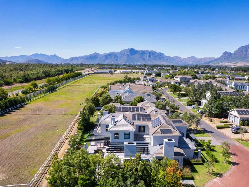 Family Home with Paddock Views on Val de Vie Estate - Photo 3