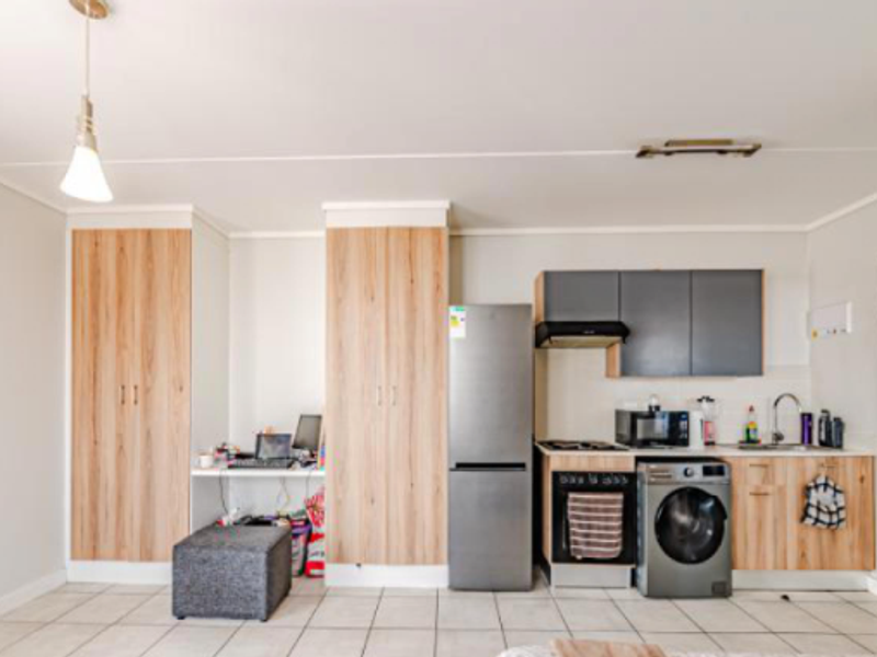 "Stylish 1-Bed in GreenCreek: 5 Mins to The Grove!" - Photo 3