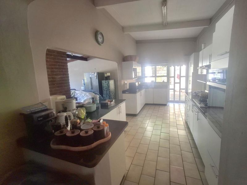 STUNNING FAMILY HOME IN PRIME LOCATION - WESTVILLE - Photo 5
