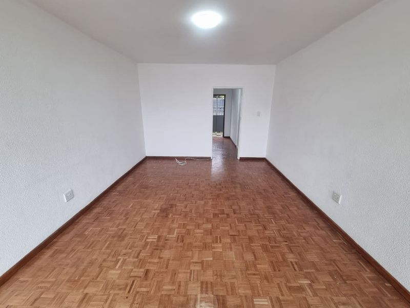 Unfurnished 1-Bedroom Apartment To Ret in Sea Point - Photo 9