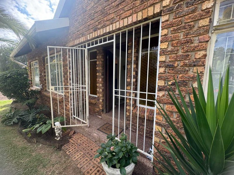 Family Home for Sale - Photo 2