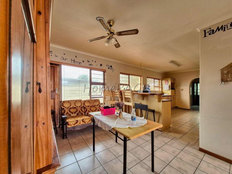 Central, Walvis Bay:  3 Bedr Home IN VERY GOOD AREA is for Sale - Photo 9