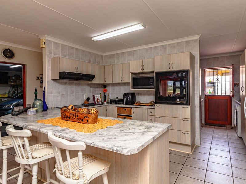 Don't miss out: Ideal townhouse with all the perks - Photo 9