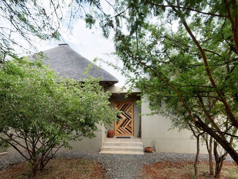 Luxury Home to Rent in Raptors View Wildlife Estate, Hoedspruit - Photo 1