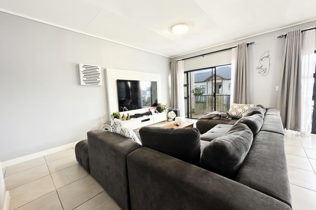 FULLY FURNISHED TWO BEDROOM APARTMENT FOR RENT - Photo 2