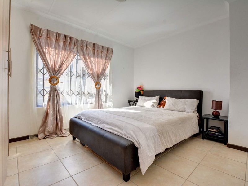 Experience Affordable Luxury Living - Photo 7