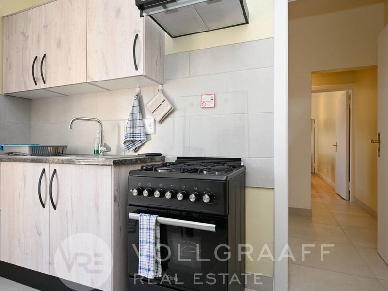 Fully Furnished 1-Bedroom Apartment for Rent – Town Centre - Photo 4