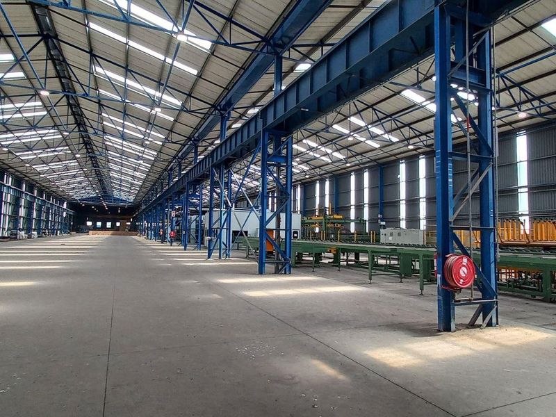 13251m2 Wadeville industrial warehouse to let - Photo 4