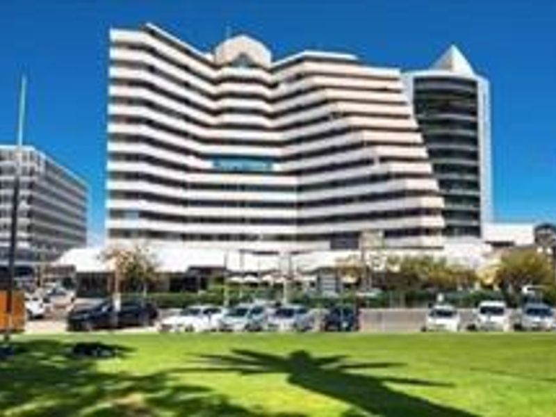 A Grade Office to Let - Sanlam Centre - Photo 4