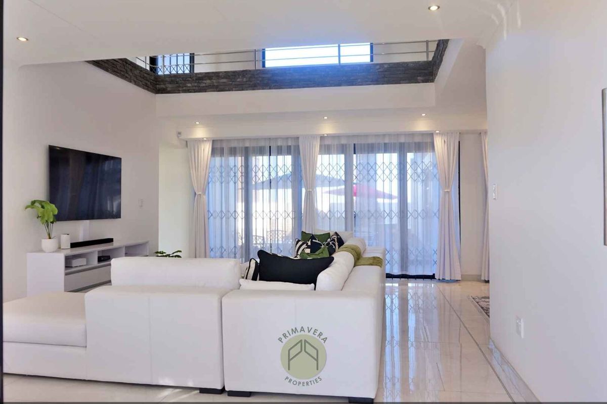 5 Bedroom Double-Storey House For Sale in Mile 4, Ext. 1, Swakopmund - Photo 3