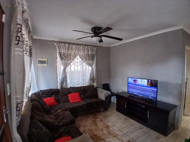 Soshanguve vv 2 Bedroom House for sale - Photo 4