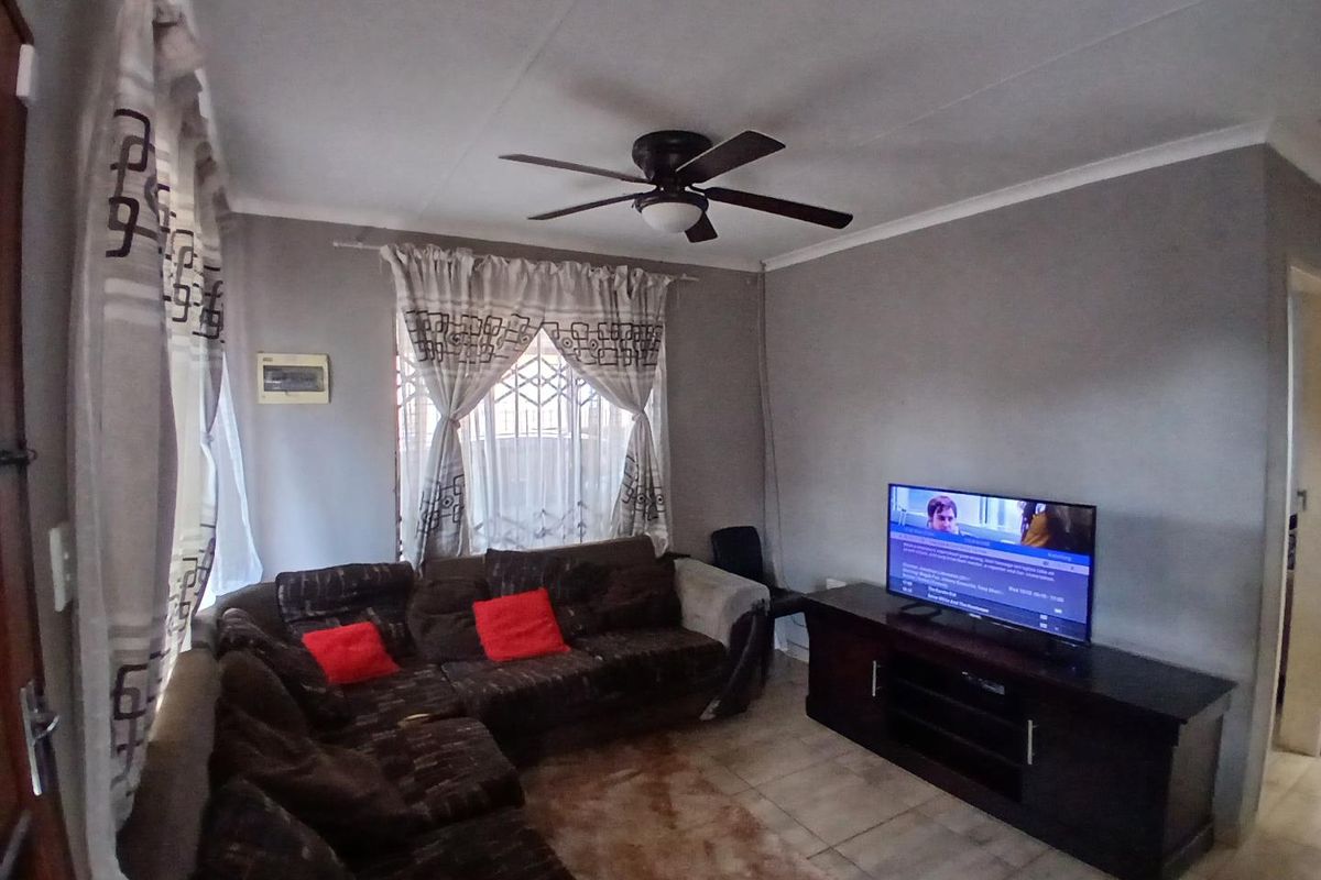 Soshanguve vv 2 Bedroom House for sale - Photo 4