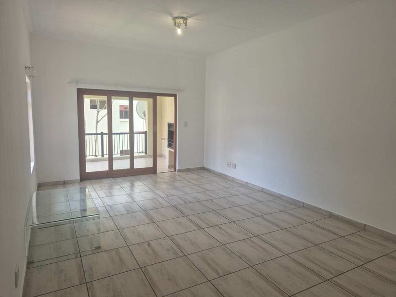 Charming Two Bedroom Apartment in Secure Estate - Photo 4