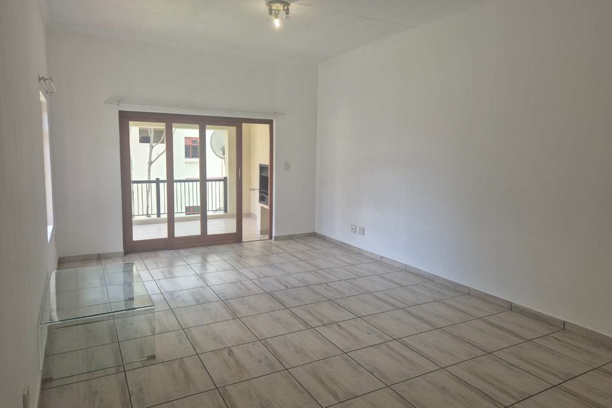 Charming Two Bedroom Apartment in Secure Estate - Photo 4