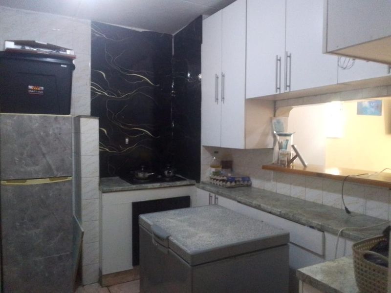 This your opportunity to stamp your mark on this spacious unit for sale in South Beach, Prime area!!!! - Photo 3
