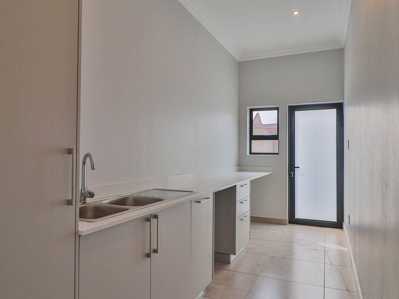 Nestled in the heart of Outeniquasbosch Wildlife Village - Photo 7