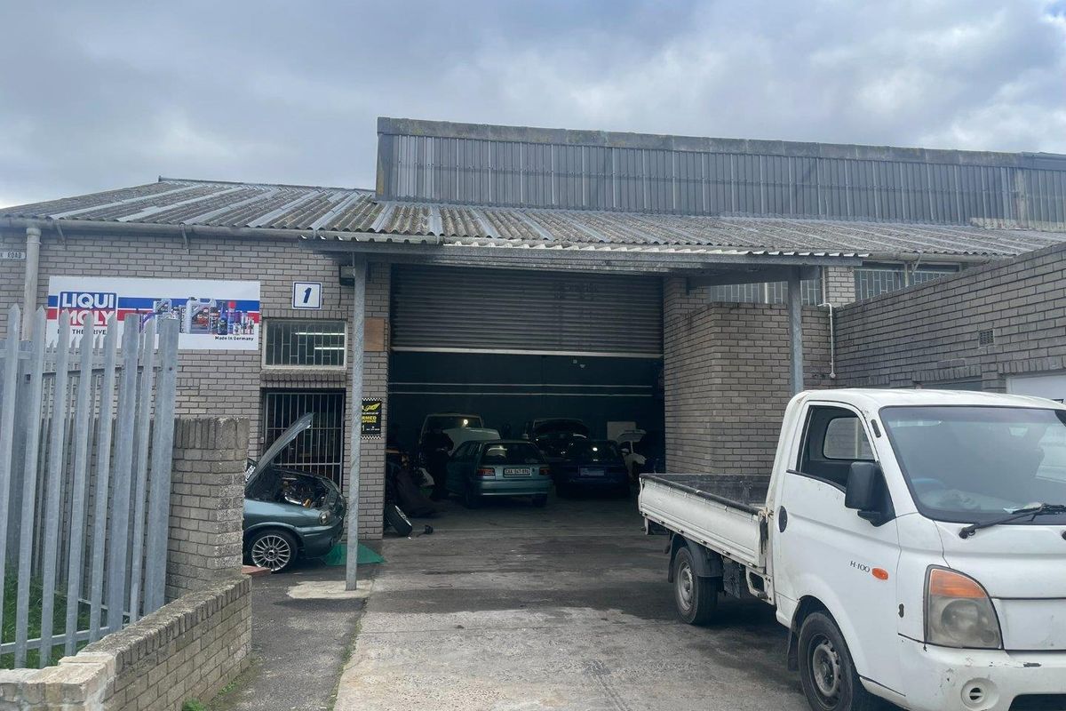 Corner Warehouse with Excellent Exposure – Bark & Celie Road, Retreat | 366m2 - Photo 2