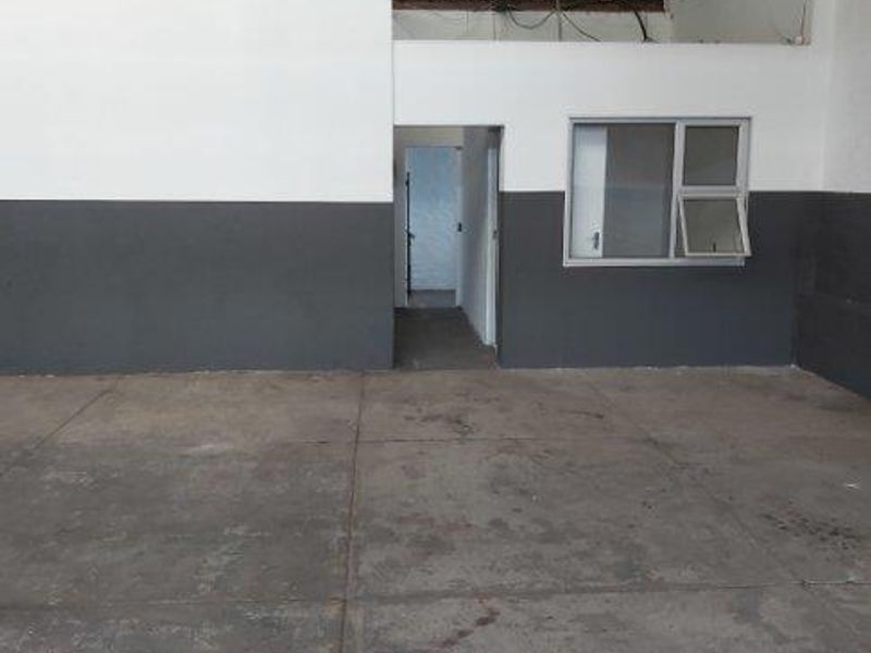 Warehouse/Distribution/manufacturing facility to let in Korsten. - Photo 5