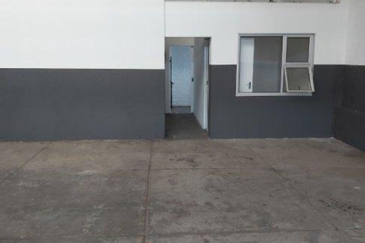 Warehouse/Distribution/manufacturing facility to let in Korsten. - Photo 5