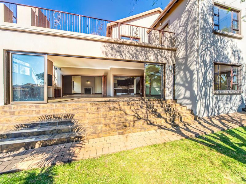 Refined Family Living in the Heart of Midlands Estate - Photo 4
