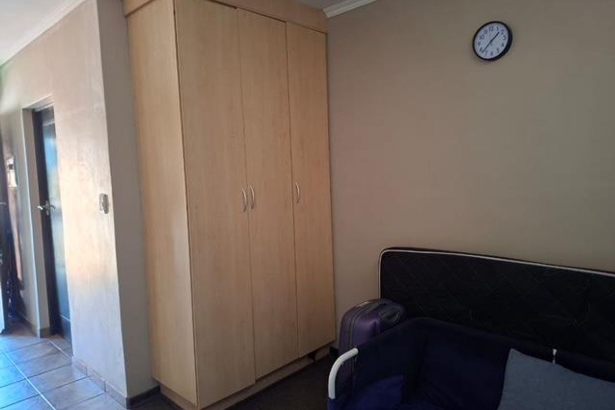 Peaceful Living at Bains Game Lodge – Neat Bachelor Apartment - Photo 5