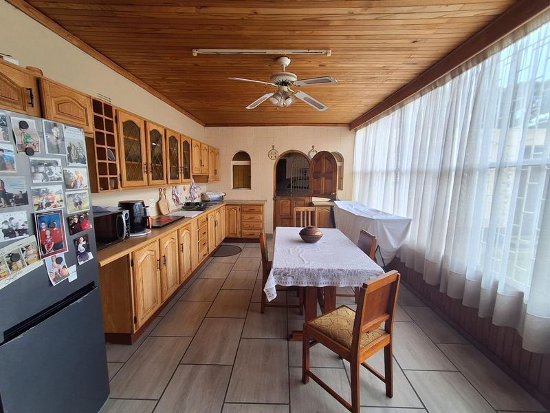 Main Road Access - Ideally Located Smallholding at an Exceptional Price - Photo 4