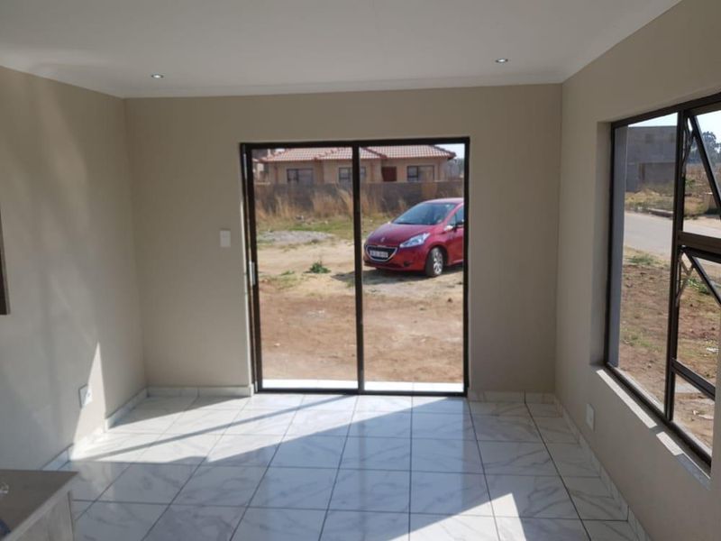 NEW DEVELOPMENT, ALL COSTS INCLUDED, FULL TITLE STANDS. NO DEPOSITS / 100% BONDS (dependent on client profile) - Photo 5